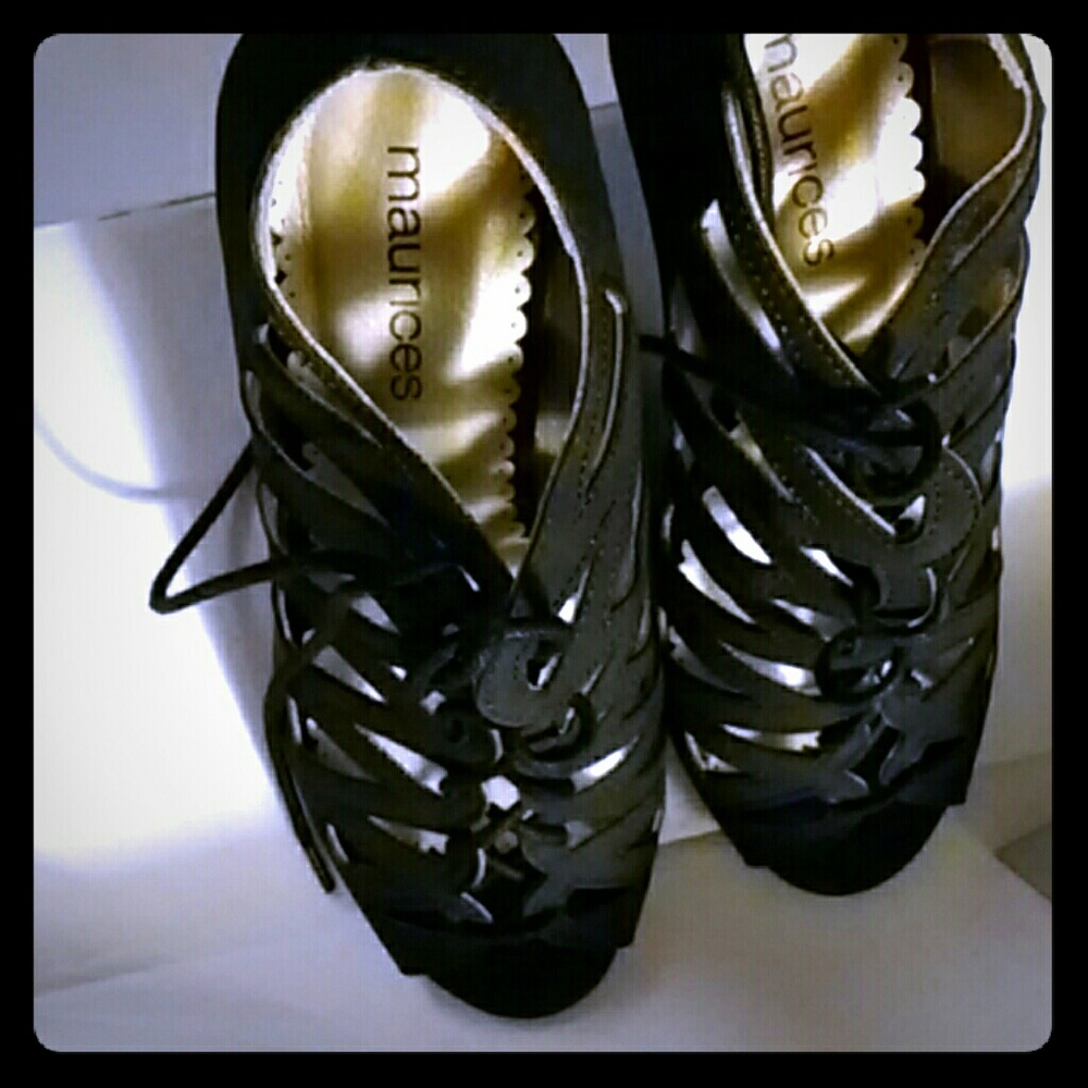 New ladies lace-up sandal foot bootie.